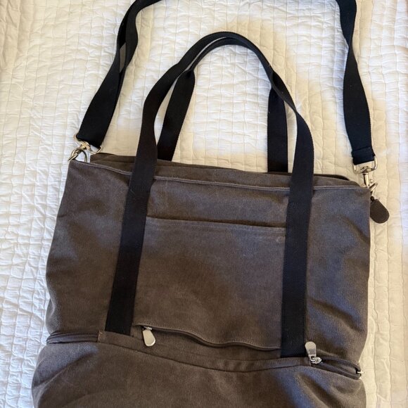 Lo & Sons Catalina Deluxe Weekender Bag: Small - Picture 6 of 8